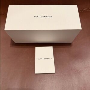 Gentle Monster White Box and cleaning cloth